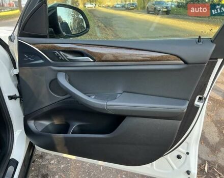 Белый БМВ Х3, объемом двигателя 2 л и пробегом 82 тыс. км за 27700 $, фото 39 на Automoto.ua