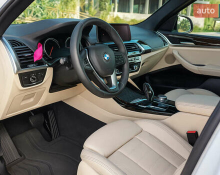 Белый БМВ Х3, объемом двигателя 2 л и пробегом 93 тыс. км за 31999 $, фото 1 на Automoto.ua