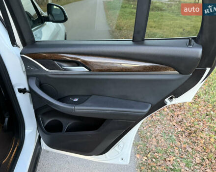 Белый БМВ Х3, объемом двигателя 2 л и пробегом 178 тыс. км за 21999 $, фото 22 на Automoto.ua