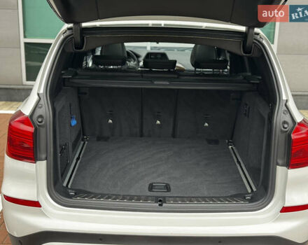 Белый БМВ Х3, объемом двигателя 2 л и пробегом 82 тыс. км за 27000 $, фото 6 на Automoto.ua