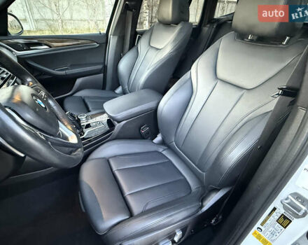 Белый БМВ Х3, объемом двигателя 2 л и пробегом 178 тыс. км за 21999 $, фото 19 на Automoto.ua