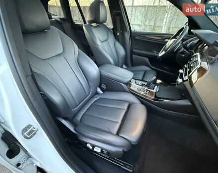 Белый БМВ Х3, объемом двигателя 2 л и пробегом 178 тыс. км за 21999 $, фото 8 на Automoto.ua