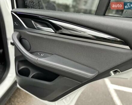 Белый БМВ Х3, объемом двигателя 3 л и пробегом 147 тыс. км за 34900 $, фото 10 на Automoto.ua