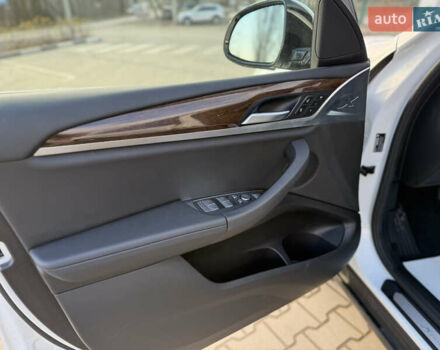 Белый БМВ Х3, объемом двигателя 2 л и пробегом 40 тыс. км за 27950 $, фото 46 на Automoto.ua