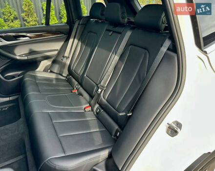 Белый БМВ Х3, объемом двигателя 2 л и пробегом 124 тыс. км за 39900 $, фото 35 на Automoto.ua