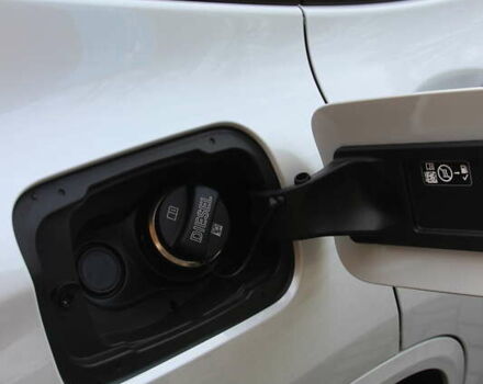 Белый БМВ Х3, объемом двигателя 2 л и пробегом 18 тыс. км за 54000 $, фото 18 на Automoto.ua