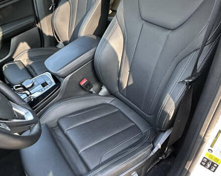 Белый БМВ Х3, объемом двигателя 2 л и пробегом 18 тыс. км за 57999 $, фото 9 на Automoto.ua