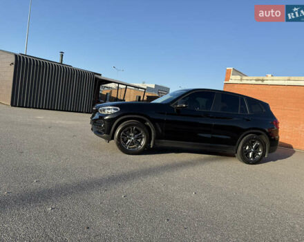 Черный БМВ Х3, объемом двигателя 2 л и пробегом 186 тыс. км за 32999 $, фото 1 на Automoto.ua