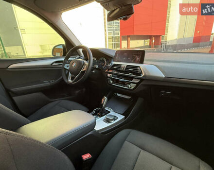 Черный БМВ Х3, объемом двигателя 2 л и пробегом 186 тыс. км за 32999 $, фото 70 на Automoto.ua