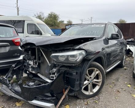 Черный БМВ Х3, объемом двигателя 2 л и пробегом 113 тыс. км за 15000 $, фото 4 на Automoto.ua