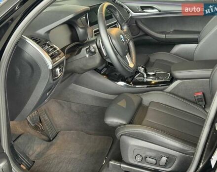 Чорний БМВ Х3, об'ємом двигуна 2 л та пробігом 6 тис. км за 52990 $, фото 7 на Automoto.ua