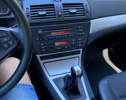 Красный БМВ Х3, объемом двигателя 2 л и пробегом 197 тыс. км за 10900 $, фото 9 на Automoto.ua