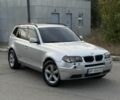 Серый БМВ Х3, объемом двигателя 3 л и пробегом 280 тыс. км за 6998 $, фото 1 на Automoto.ua
