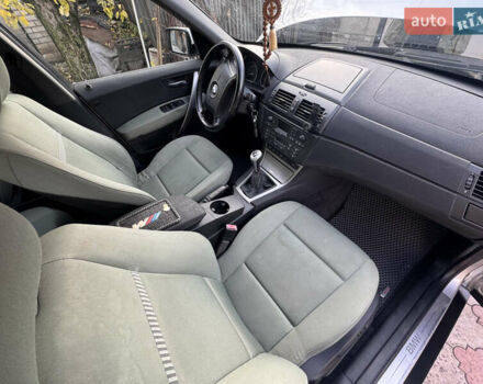 Серый БМВ Х3, объемом двигателя 2.49 л и пробегом 200 тыс. км за 8900 $, фото 6 на Automoto.ua