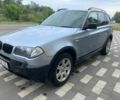 Серый БМВ Х3, объемом двигателя 2 л и пробегом 280 тыс. км за 3000 $, фото 1 на Automoto.ua