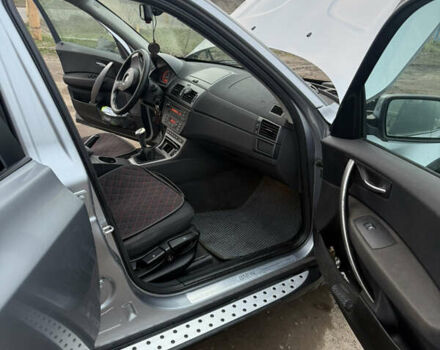 Серый БМВ Х3, объемом двигателя 2 л и пробегом 475 тыс. км за 4618 $, фото 10 на Automoto.ua