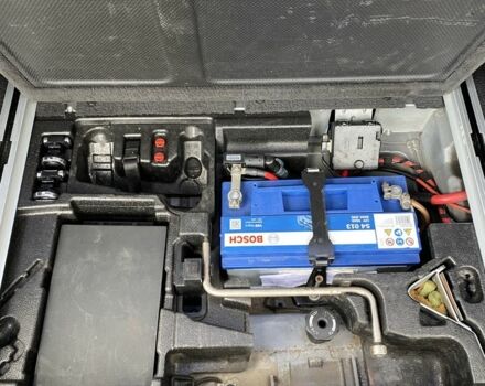 Серый БМВ Х3, объемом двигателя 2 л и пробегом 250 тыс. км за 5000 $, фото 4 на Automoto.ua