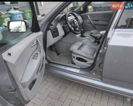Серый БМВ Х3, объемом двигателя 3 л и пробегом 296 тыс. км за 7000 $, фото 6 на Automoto.ua