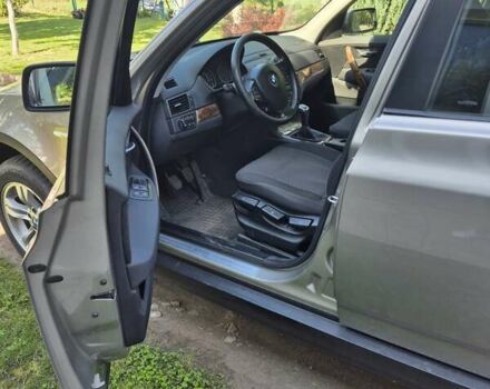 Серый БМВ Х3, объемом двигателя 2 л и пробегом 175 тыс. км за 9000 $, фото 5 на Automoto.ua
