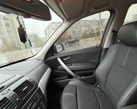 Серый БМВ Х3, объемом двигателя 3 л и пробегом 295 тыс. км за 5500 $, фото 2 на Automoto.ua