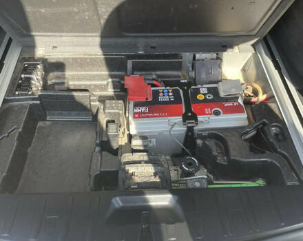 Серый БМВ Х3, объемом двигателя 2 л и пробегом 285 тыс. км за 9200 $, фото 9 на Automoto.ua