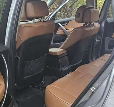 Серый БМВ Х3, объемом двигателя 2 л и пробегом 270 тыс. км за 10000 $, фото 17 на Automoto.ua