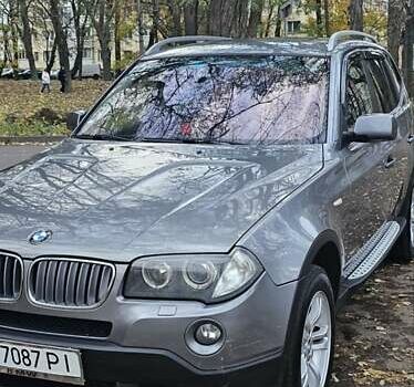 Серый БМВ Х3, объемом двигателя 2 л и пробегом 270 тыс. км за 10000 $, фото 1 на Automoto.ua