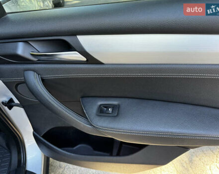 Серый БМВ Х3, объемом двигателя 2 л и пробегом 287 тыс. км за 15000 $, фото 7 на Automoto.ua