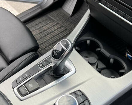 Серый БМВ Х3, объемом двигателя 2.98 л и пробегом 180 тыс. км за 14000 $, фото 7 на Automoto.ua