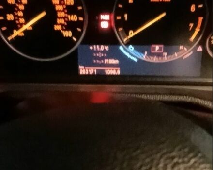 Серый БМВ Х3, объемом двигателя 2 л и пробегом 260 тыс. км за 10500 $, фото 4 на Automoto.ua