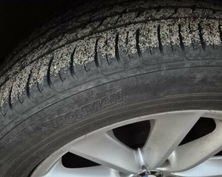 Серый БМВ Х3, объемом двигателя 2 л и пробегом 227 тыс. км за 14000 $, фото 5 на Automoto.ua