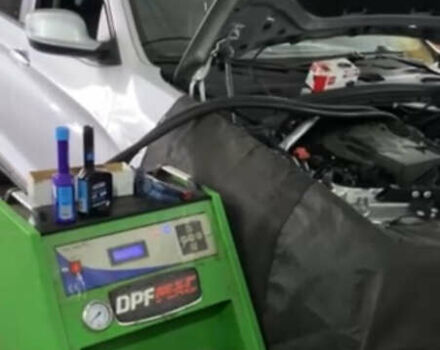 Сірий БМВ Х3, об'ємом двигуна 2 л та пробігом 113 тис. км за 18500 $, фото 9 на Automoto.ua