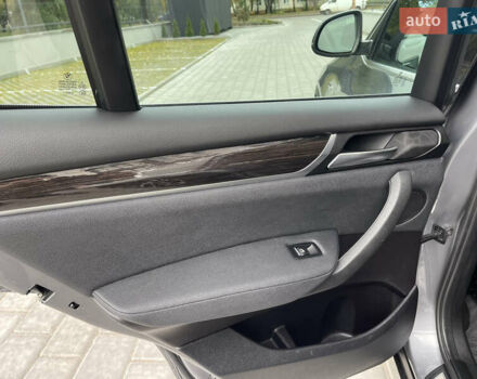 Серый БМВ Х3, объемом двигателя 2 л и пробегом 155 тыс. км за 15000 $, фото 30 на Automoto.ua