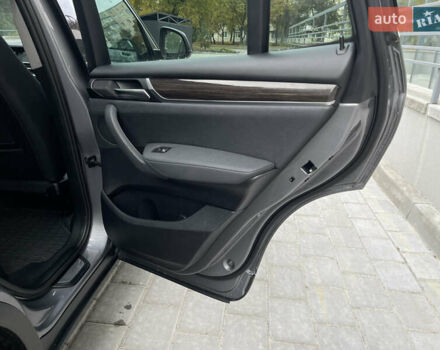 Серый БМВ Х3, объемом двигателя 2 л и пробегом 155 тыс. км за 15000 $, фото 28 на Automoto.ua