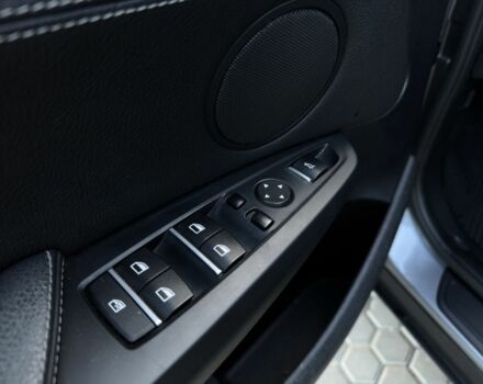 Серый БМВ Х3, объемом двигателя 2 л и пробегом 170 тыс. км за 15700 $, фото 16 на Automoto.ua