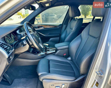 Серый БМВ Х3, объемом двигателя 2 л и пробегом 119 тыс. км за 27777 $, фото 9 на Automoto.ua