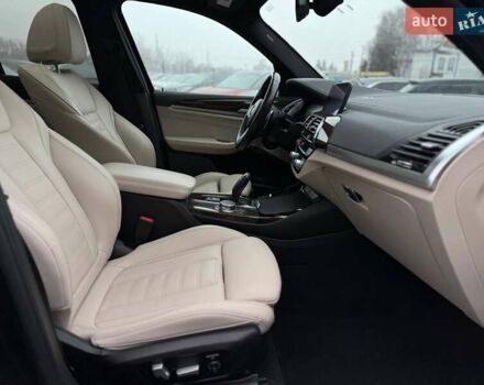 Серый БМВ Х3, объемом двигателя 3 л и пробегом 75 тыс. км за 41999 $, фото 75 на Automoto.ua