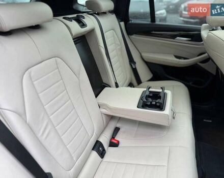 Серый БМВ Х3, объемом двигателя 3 л и пробегом 75 тыс. км за 41999 $, фото 83 на Automoto.ua