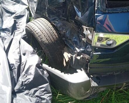Синий БМВ Х3, объемом двигателя 3 л и пробегом 280 тыс. км за 2500 $, фото 5 на Automoto.ua