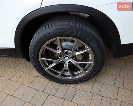БМВ Х4 2015 в Львове на Automoto.ua Белый БМВ Х4, объемом двигателя 2 л и пробегом 245 тыс. км за 21900 $, фото 9 на Automoto.ua