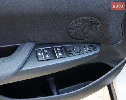 БМВ Х4 2015 в Львове на Automoto.ua Белый БМВ Х4, объемом двигателя 2 л и пробегом 245 тыс. км за 21900 $, фото 12 на Automoto.ua