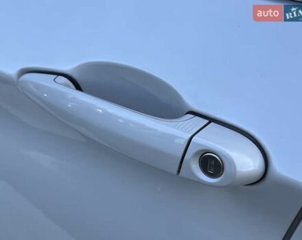 БМВ Х4 2016 у Києві на Automoto.ua Білий БМВ Х4, об'ємом двигуна 2 л та пробігом 106 тис. км за 21900 $, фото 13 на Automoto.ua