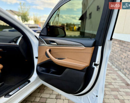 БМВ Х4 2018 у Чернівцях на Automoto.ua Білий БМВ Х4, об'ємом двигуна 2 л та пробігом 205 тис. км за 40000 $, фото 45 на Automoto.ua