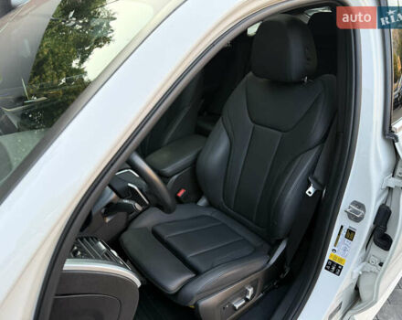 Білий БМВ Х4, об'ємом двигуна 2 л та пробігом 50 тис. км за 39900 $, фото 41 на Automoto.ua