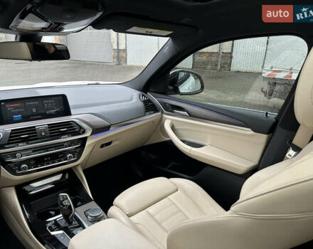 Белый БМВ Х4, объемом двигателя 2 л и пробегом 113 тыс. км за 39300 $, фото 39 на Automoto.ua