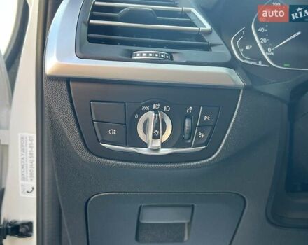 Белый БМВ Х4, объемом двигателя 2 л и пробегом 94 тыс. км за 46736 $, фото 13 на Automoto.ua