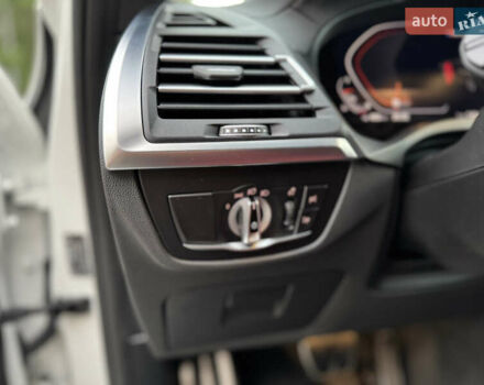 БМВ Х4 2023 в Киеве на Automoto.ua Белый БМВ Х4, объемом двигателя 3 л и пробегом 15 тыс. км за 67999 $, фото 39 на Automoto.ua