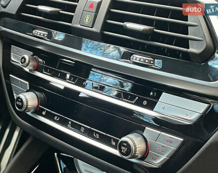 Красный БМВ Х4, объемом двигателя 3 л и пробегом 84 тыс. км за 43940 $, фото 18 на Automoto.ua