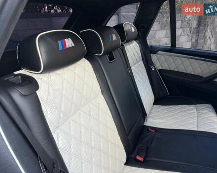 Белый БМВ Х5 М, объемом двигателя 4.39 л и пробегом 161 тыс. км за 19500 $, фото 3 на Automoto.ua