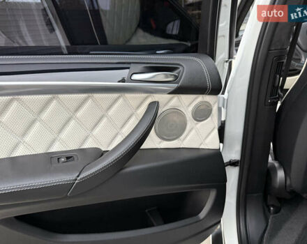 Белый БМВ Х5 М, объемом двигателя 4.39 л и пробегом 161 тыс. км за 19500 $, фото 72 на Automoto.ua